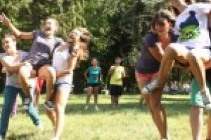 Poftiţi în tabere! Mai sunt disponibile o mulţime de locuri pentru elevi