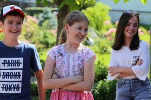 Comunicarea, creativitatea şi umorul, la Tabăra  „Gura Satului”