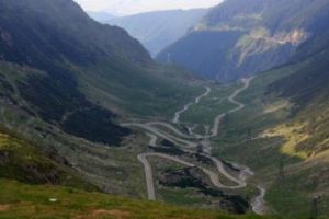 Traficul rutier se redeschide pe Transfăgărăşan. Circulaţia va fi permisă oricărui tip de autovehicul