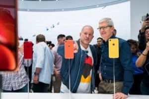 Jonathan Ive, designerul principal al Apple, va parasi compania