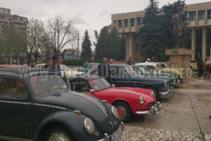 Titu: Parada maşinilor de epocă are loc duminică