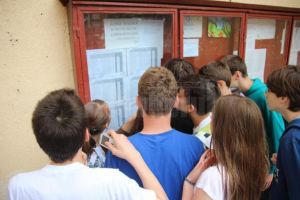 Încă două medii de 10 la evaluarea naţională, după soluţionarea contestaţiilor