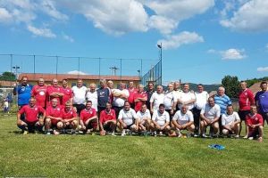 FOTO: Gloria Cricău şi Sportul Tibru au remizat, “amical” în Meciul Legendelor