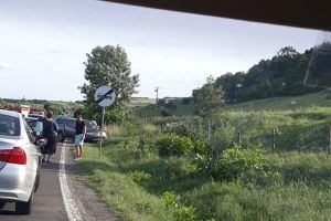 UPDATE/ FOTO: Accident rutier pe DN1, la ieşire din Aiud către Teiuş. Două persoane primesc îngrijiri medicale