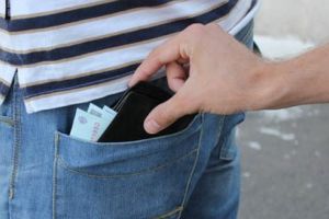 Recomandări utile pentru evitarea hoţilor din buzunare