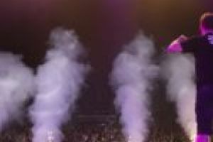 Super vibe la Open Air Festival! Peste 10.000 de oameni euforici, seara asta, pe aeroportul din Arad!