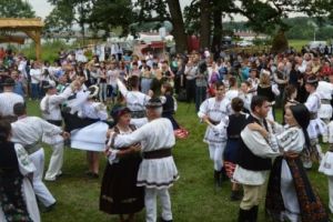 Cântec, joc şi voie bună, la „Târgul fetelor de la Gurghiu”