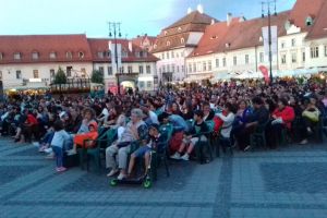 FOTO Aproape 1.500 de sibieni au urmărit una din cele mai bune comedii, „California Dreamin”