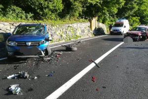 UPDATE FOTO Accident pe Valea Oltului. Cinci persoane rănite printre care şi un copil