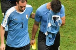 Luis Suarez, în lacrimi după ce a ratat penalty-ul care a eliminat-o pe Uruguay din Copa America | VIDEO