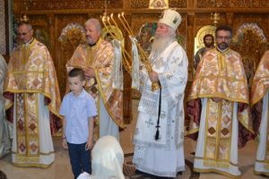 Mitropolitul Banatului, la hramul unei biserici din Timişoara. Meditaţii gratuite la centrul parohiei