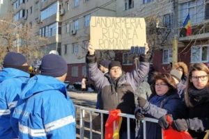 Absolul jenant! Celebru lider Rezist, surprins în ipostaze care l-au făcut grav de râs! Poliţia a intervenit şi a rămas şocată! În plus e şi bugetar de lux