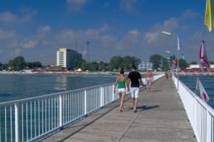 Constanta: Pasarela din Mamaia, ce se intinde in largul marii, redeschisa pentru turisti dupa ce a fost reabilitata
