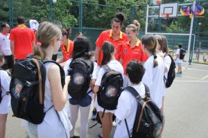 Echipele Spaniei, prezente la FIBA 3x3 Europe Cup Qualifier, de la Mamaia, in vizita la Centrul de Plasament Micul Rotterdam“ (galerie foto)