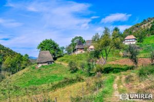 FOTO-VIDEO: Excursie de o zi în Munţii Trascăului – adevărată cursă cu obstacole pentru turiştii care vor să vadă frumuseţile din zona Ponor, Valea Poienii, Sălciua