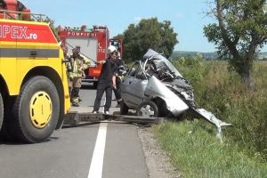 Cauza accidentului de pe DN 79: Un orădean a intrat pe contrasens. Imagini de la locul accidentului (FOTO / VIDEO)