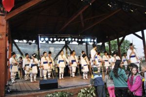 În 6-7 iulie: Festivalul Naţional de Dansuri şi Tradiţii Populare Cugir – Vinera. Parade ale portului popular, concerte, recitaluri, expoziţii şi ateliere meşteşugăreşti. PROGRAMUL