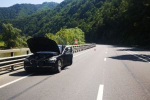 FOTO Accident în lanţ pe Valea Oltului – Un motociclist a ajuns la spital