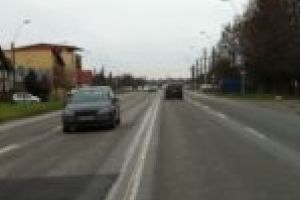 Urmează licitaţia pentru lărgirea drumului spre Moşniţa Nouă. Începerea lucrărilor depinde de participanţi