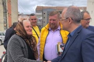 Cine este europarlamentarul român care câştigă trei salarii minime pe zi