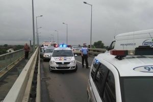 ACCIDENT rutier în Alba Iulia, zona Partoş. Două persoane încarcerate după o coliziune între două autoturisme