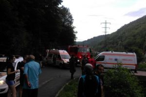 Taiat cu un BRICEAG după ce a făcut pană în faţa birtului!