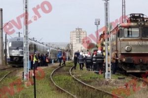 Incident tragic în Contanţa. O locomotivă de tren a deraiat