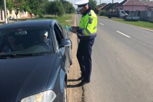 A  încercat să iasă din ţară conducând fără permis