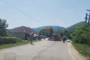 FOTO. Un bărbat a murit pe marginea drumului, în judeţul Satu Mare