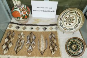 Motivul spicului de grau, tematica lunii iulie, la Muzeul de Arta Populara Constanta