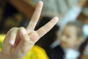 Propunere PSD: Elevii care nu lipsesc de la ore vouchere de 10 lei pentru fiecare zi petrecută la şcoală