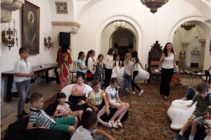 Câte bolduri se pot înfinge într-un balon, fără ca acesta să se spargă?