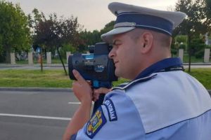 Amenzi de peste 150.000 de lei, în Alba, pentru şoferii care au depăşit limita legală de viteză