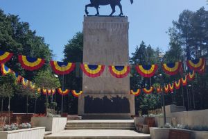 Depunerea de coroane la statuia voievodului Ştefan cel Mare, de la Cetate