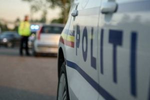 A furat o maşină, deşi nu avea permis auto, apoi s-a îmbătat şi a intrat într-un şanţ!