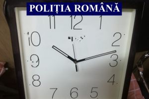 Mii de ceasuri contrafacute, descoperite intr-un container sosit din China. Unde trebuia sa ajunga marfa 