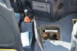 Trei migranţi, ascunşi sub un autocar, depistaţi la Vama Veche