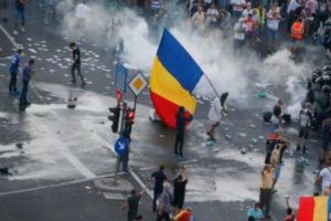 Ping-pong cu dosarul protestelor din 10 august. Unde va ajunge dosarul, după 10 luni de anchetă