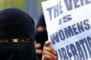 Cultura Occidentală şi-a pus o Burqa în cap