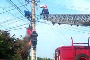 Electrocutat în timpul programului, a ajuns în stare GRAVĂ la spital!