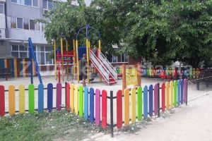 Primaria Constanta continua achizitia de echipamente de joaca pentru amenajarea locurilor dedicate celor mici