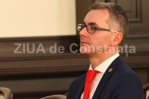 Constanteanul suparat:  Stelian Ion (USR) - In Constanta e jale, te ciuruie tantarii! Au facut dezinsectie cu apa chioara. Un fel de Hexi Pharma cu insecticid“