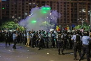 Ping-pong cu Dosarul 10 august: Dupa 11 luni de ancheta, procurorii militari declina cauza la DIICOT