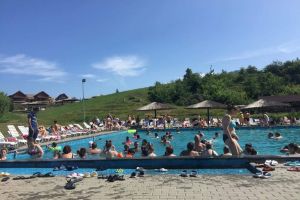 Atmosferă de vacanţă la Băile Figa. Cât costă facilităţile din parcul balnear (FOTO)