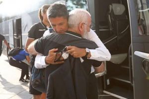 RĂZVAN LUCESCU A PLECAT DE LA PAOK . Maşinaţiunea prin care Lucescu Jr. a scăpat de o posibilă ruşine în sezonul următor!