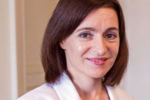 Moldova se mişcă spre România. Maia Sandu îl onorează pe Iohannis cu prima vizită oficială ca premier