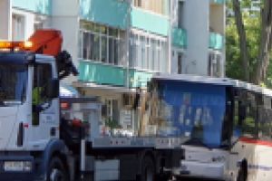 Spaima pentru calatori! Asfaltul ne inghite! Unul din „mormintele Braicar” a simtit, la propriu, chemarea pamantului