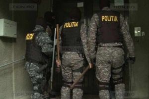Percheziţii într-un dosar de cămătărie şi contrabandă, în Timiş. Mai multe persoane reţinute