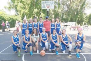 Viitor pentru sportul sub panou: echipa LPS Alba Iulia – locul al treilea la Festivalul de minibaschet naţional