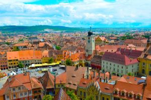 Spectacole în parcările pentru maşini în Piaţa Huet. Pe Centumvirilor se pun bănci şi ghivece cu flori